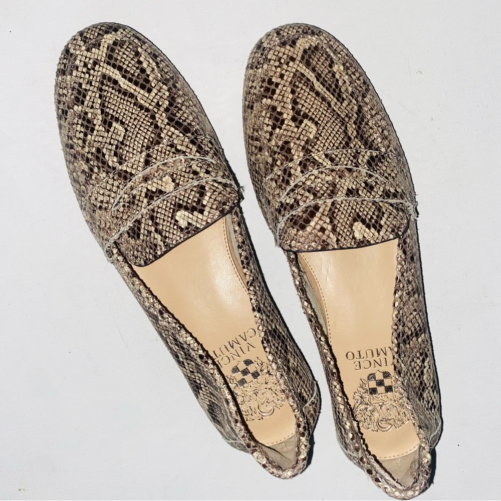 VINCE CAMUTO Elroy Penny Loafer